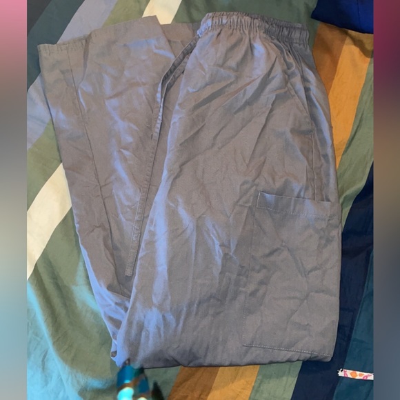 Scrub bottom bundle - Picture 1 of 7